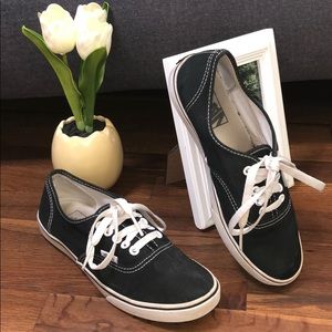 Women’s black VANS
